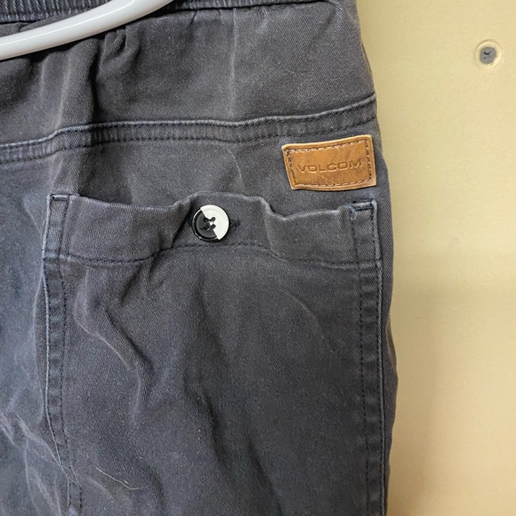 2/$20❤️- SHORTS | Men’s Volcom shorts size large - Picture 5 of 6